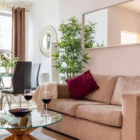 1 Bed Apartment - Redhill Central, Surrey, Gatwick #3 ภายนอก รูปภาพ